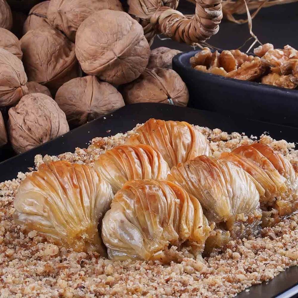 CEVİZLİ MİDYE BAKLAVA