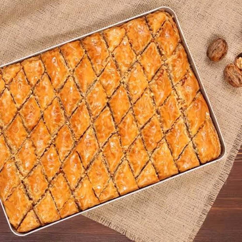 CEVİZLİ EV BAKLAVASI