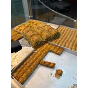 ÖZEL MİNİ DİLİM CEVİZLİ BAKLAVA