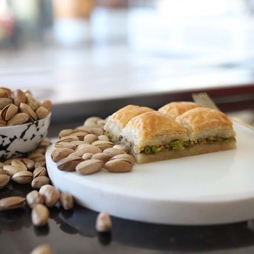 FISTIKLI KARE BAKLAVA