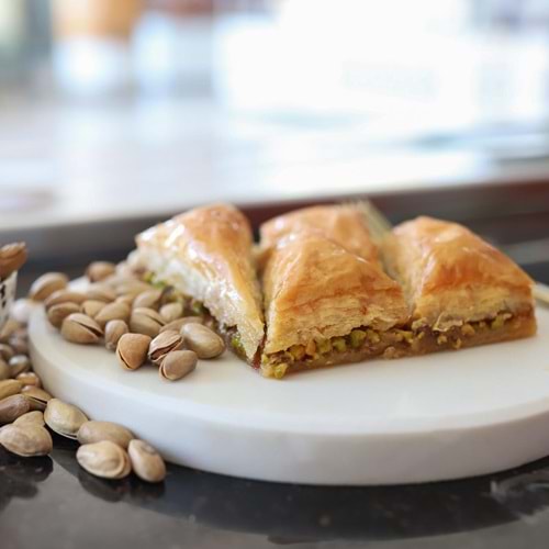 ŞEKERSİZ HAVUÇ DİLİM FISTIKLI BAKLAVA