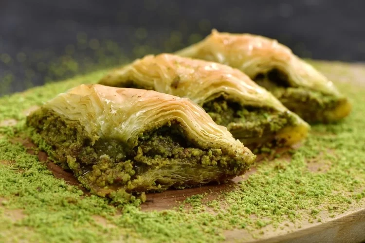 FISTIKLI KAYMAKLI ŞÖBİYET