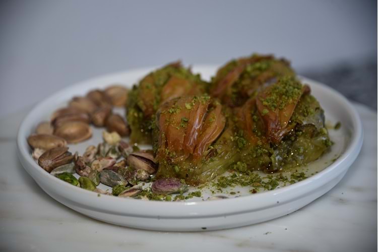 MİDYE FISTIKLI KAYMAKLI BAKLAVA